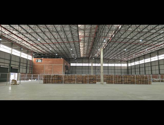 6,940M² WAREHOUSE TO LET IN NORTH RIDING