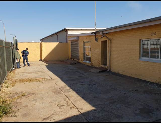 120M² WAREHOUSE TO LET IN ISANDO