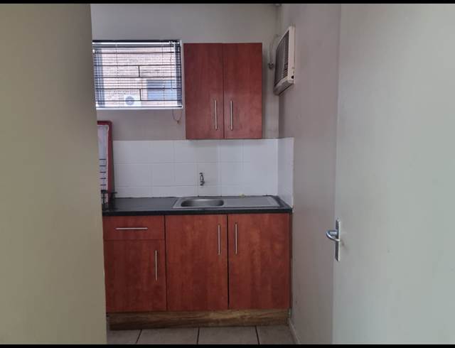 71M² RETAIL TO LET IN SONHEUWEL