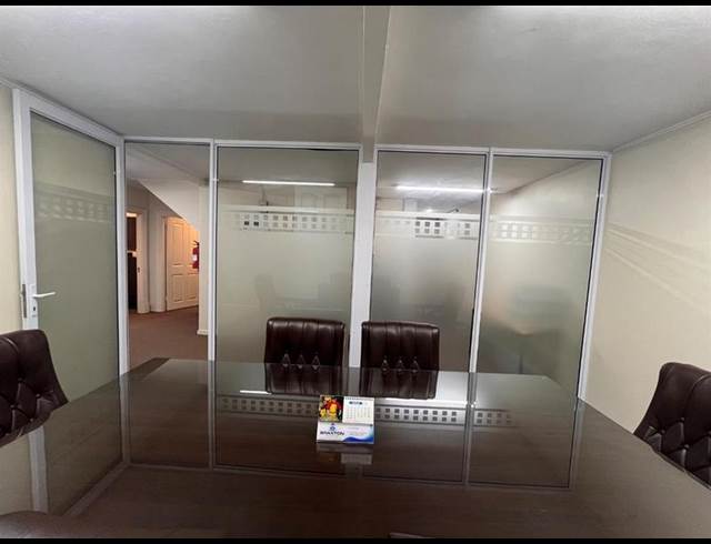 BUSINESS PROPERTY TO RENT IN ESSENWOOD