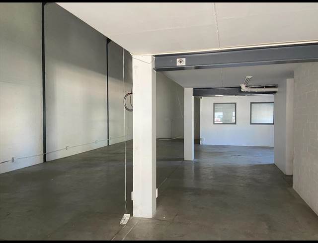 230M² WAREHOUSE TO LET IN WESTLAKE