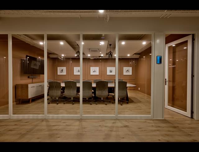 139M² OFFICE TO LET IN HALFWAY HOUSE