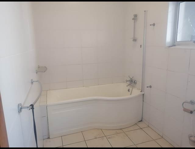 5 BEDROOM FREESTANDING RENTED IN FAIRVIEW