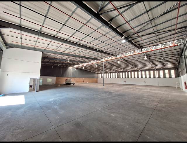 1,607M² WAREHOUSE TO LET IN NORTH RIDING