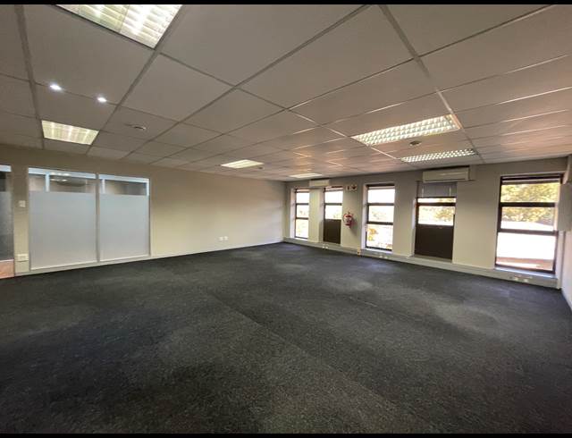 132M² OFFICE TO LET IN HURLINGHAM