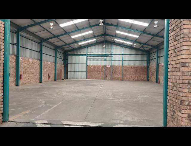 917M² WAREHOUSE TO LET IN POMONA