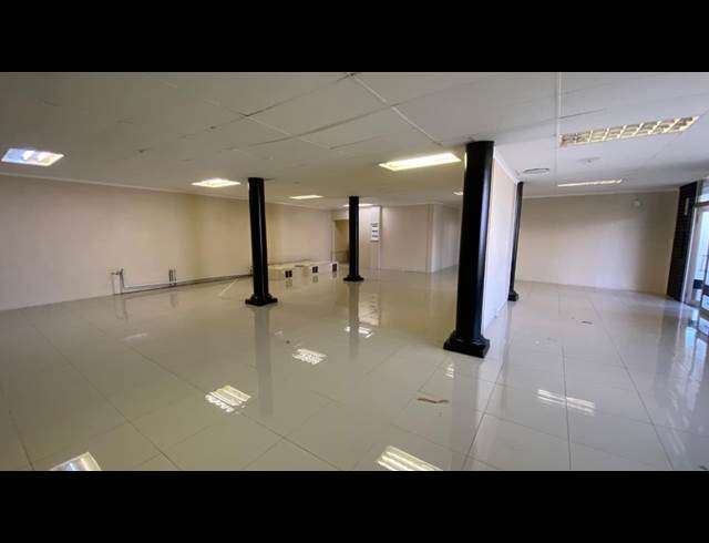 196M² OFFICE TO LET IN ROOIHUISKRAAL