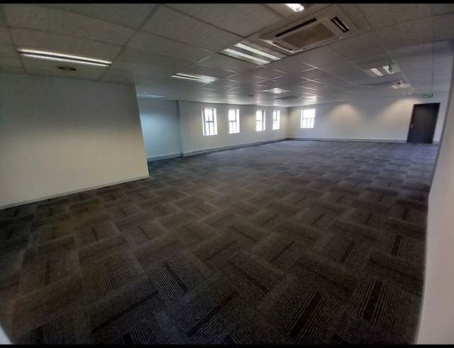 626M² OFFICE TO LET IN BRYANSTON
