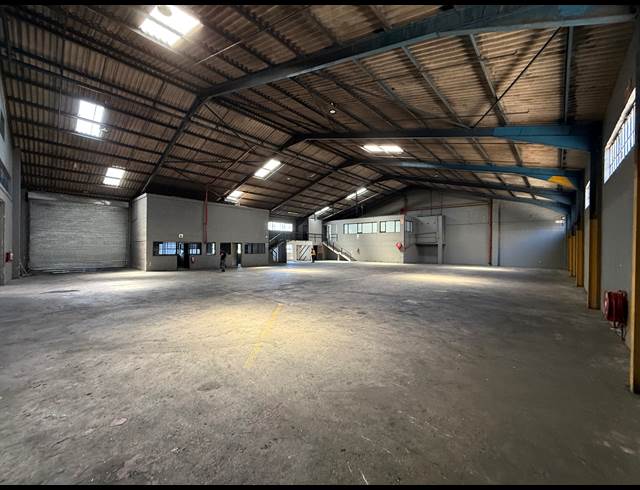 2,357M² WAREHOUSE TO LET IN ROSSBURGH