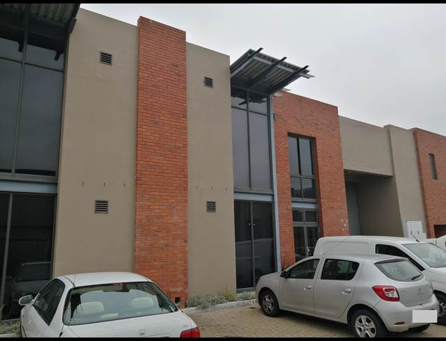 449M² WAREHOUSE RENTED IN STIKLAND INDUSTRIAL