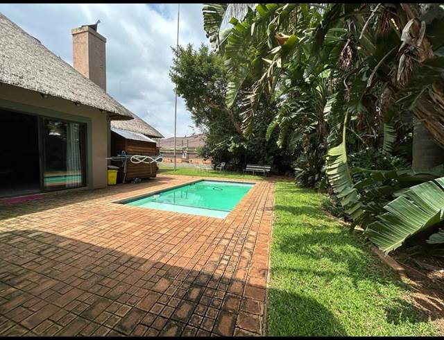 5 BEDROOM HOUSE TO LET IN MELODIE