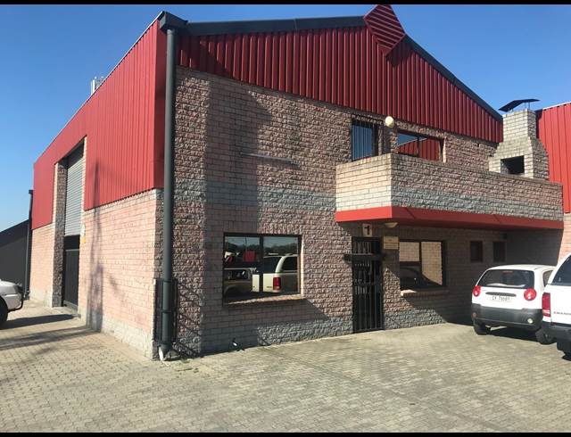203M² WAREHOUSE TO LET IN STIKLAND INDUSTRIAL
