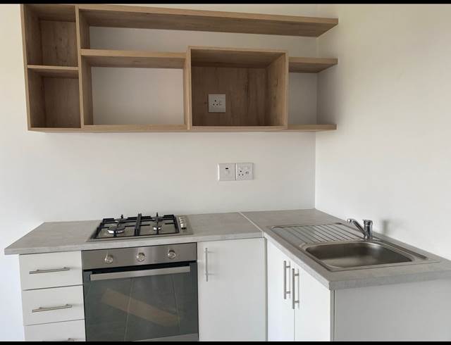2 BEDROOM APARTMENT TO LET IN SALT ROCK