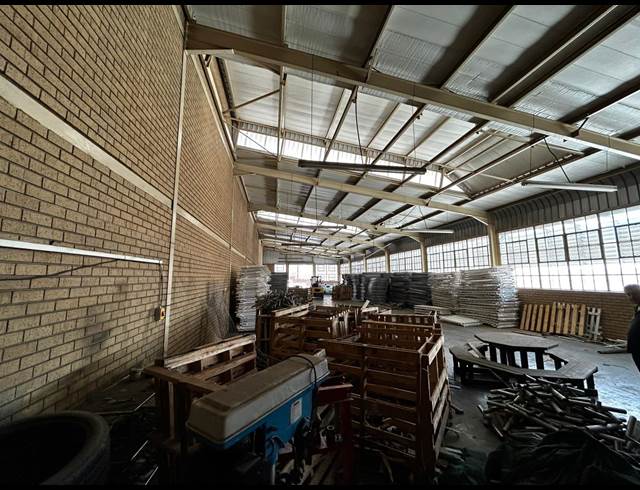 422M² WAREHOUSE TO LET IN KEW