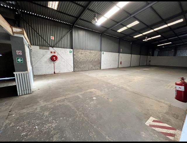 2,770M² WAREHOUSE TO LET IN EPPING INDUSTRIAL