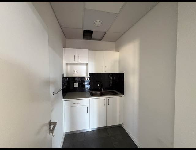 215M² OFFICE TO LET IN CAPE TOWN CITY CENTRE