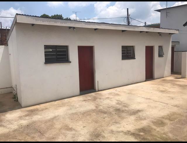 300M² BUSINESS RENTED IN GEDULD