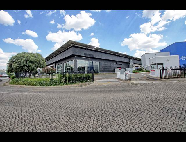 3,621M² WAREHOUSE TO LET IN ROODEPOORT