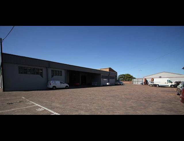 360M² WAREHOUSE RENTED IN NDABENI