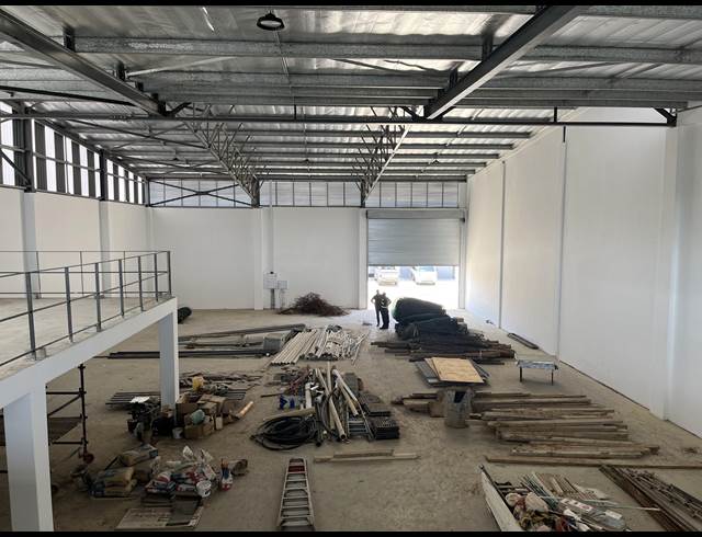 910M² WAREHOUSE TO LET IN SHAKAS HEAD