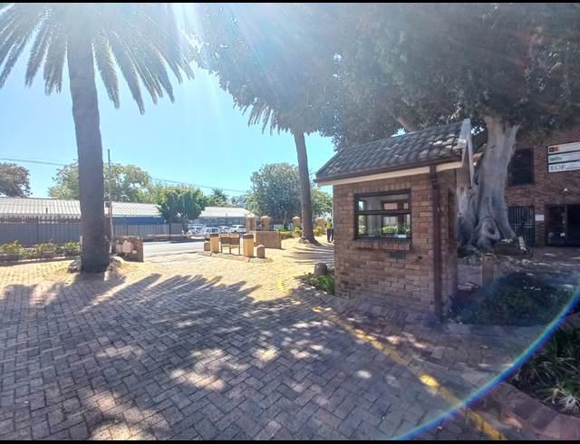 123M² OFFICE TO LET IN CLAREMONT