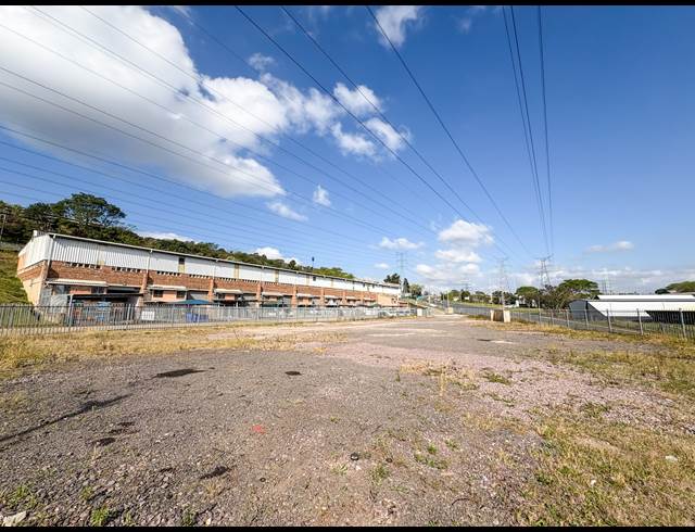 2,000M² INDUSTRIAL YARD TO LET IN NEW GERMANY