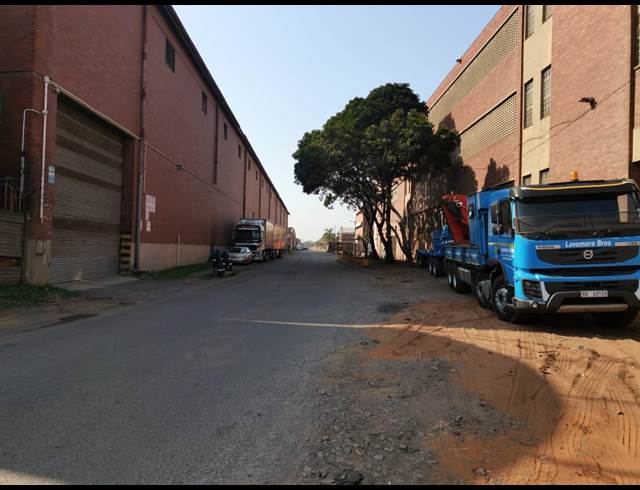 4,200M² WAREHOUSE RENTED IN MOBENI