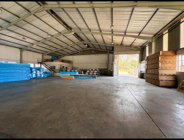 1,345M² WAREHOUSE TO LET IN NEW GERMANY
