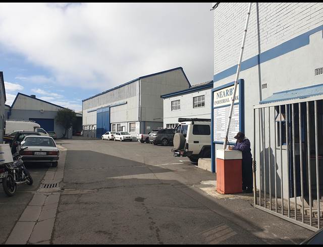227M² WAREHOUSE TO LET IN WOODSTOCK