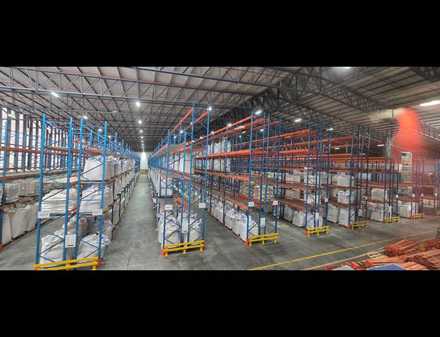 14,590M² WAREHOUSE TO LET IN NORTH RIDING