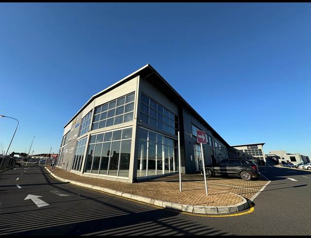 860M² BUILDING TO LET IN PAARDEN EILAND