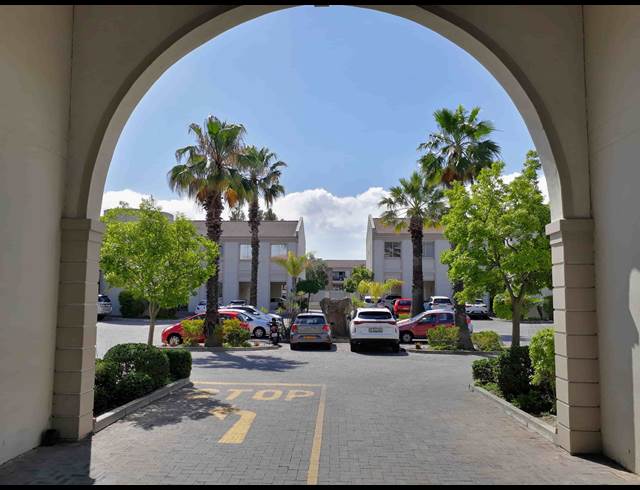 164M² OFFICE TO LET IN DURBANVILLE CENTRAL