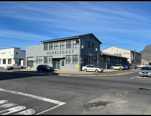 860M² WAREHOUSE TO LET IN PAARDEN EILAND