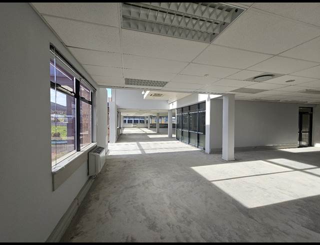 1,493M² OFFICE TO LET IN PLATTEKLOOF