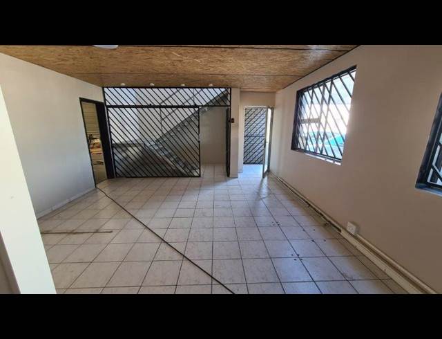 1,160M² WAREHOUSE TO LET IN KILLARNEY GARDENS