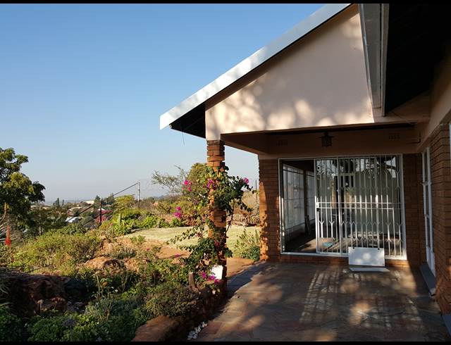 4 bed property to rent in WILRO PARK