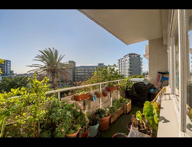 2.5 BEDROOM APARTMENT TO LET IN GREEN POINT