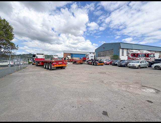 4,000M² INDUSTRIAL YARD TO LET IN NEW GERMANY