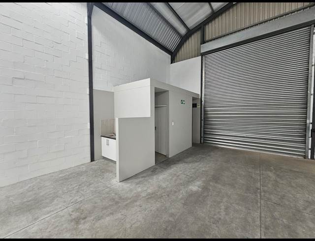 615M² WAREHOUSE TO LET IN FIRGROVE INDUSTRIAL ESTATE