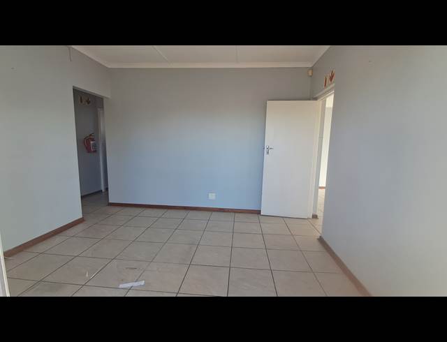 109M² BUSINESS TO LET IN NAHOON