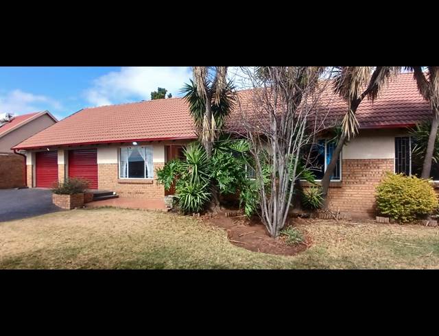 3 BEDROOM TOWNHOUSE TO LET IN DIE HEUWEL