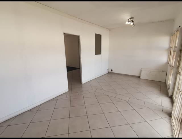 82M² OFFICE TO LET IN VALHALLA