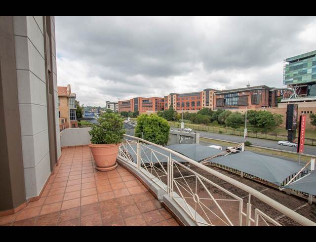 1,442M² OFFICE TO LET IN WAVERLEY