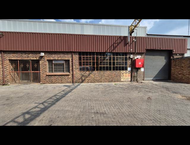 343M² FACTORY TO LET IN ANDERBOLT