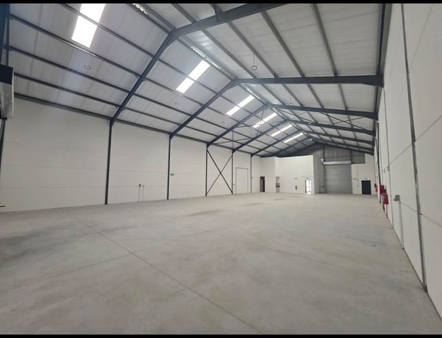 577M² WAREHOUSE TO LET IN FIRGROVE