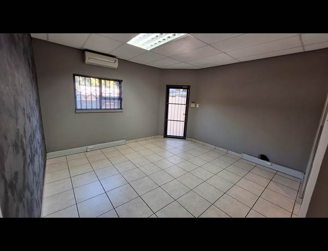 88.20M² OFFICE TO LET IN SONHEUWEL