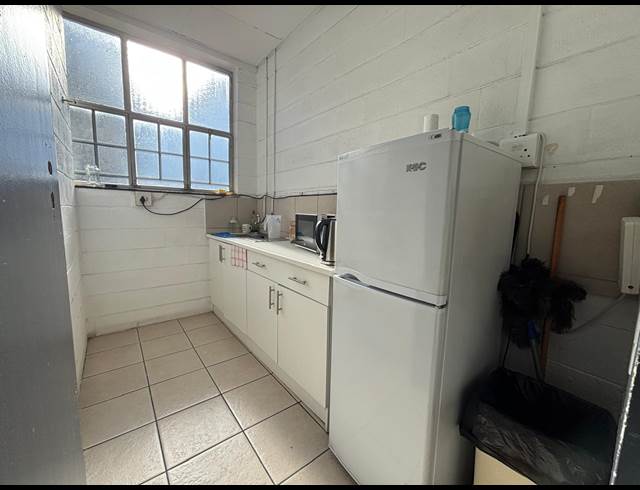 1,951M² FACTORY TO LET IN MAITLAND