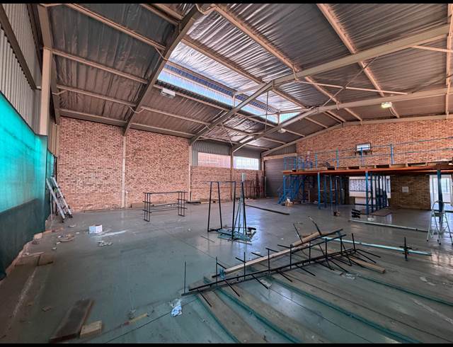 450M² WAREHOUSE TO LET IN HALFWAY HOUSE
