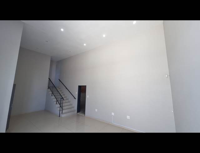 677M² WAREHOUSE TO LET IN COSMO BUSINESS PARK