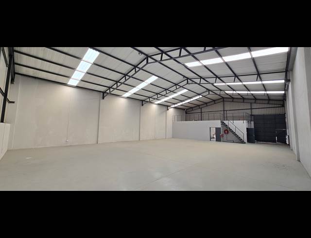 435M² WAREHOUSE TO LET IN COSMO BUSINESS PARK